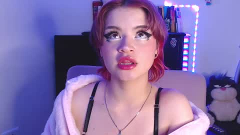 Snapshot of raventh_ chatting on February 12, 3:40 am raventh_ online show from February 12, 3:40 am