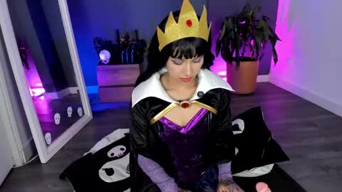 Raven Witch online show from May 15, 8:44 pm