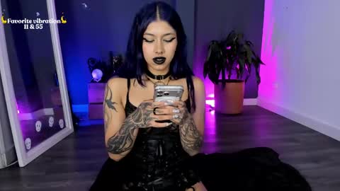 Raven Witch online show from May 11, 7:22 pm