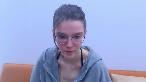 Ray-Ray online show from December 19, 2:48 am