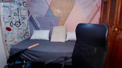 raylin_escobar online show from May 2, 3:04 pm
