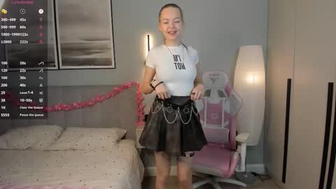 Emily online show from March 27, 7:54 am