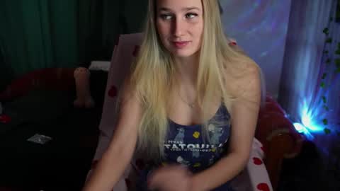 Snapshot of realmiagold chatting on March 5, 10:11 am IG realmiagold online show from March 5, 10:11 am
