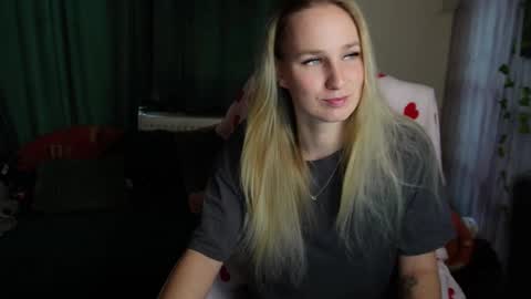 Snapshot of realmiagold chatting on February 27, 9:32 am IG realmiagold online show from February 27, 9:32 am