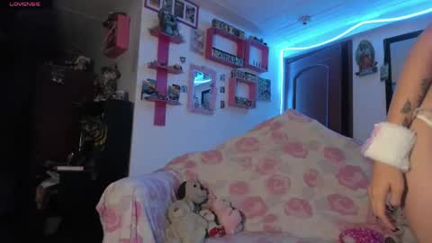 Rebecca online show from May 23, 1:37 am