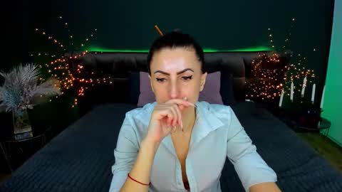 rebecca_diamonds online show from February 12, 7:10 am