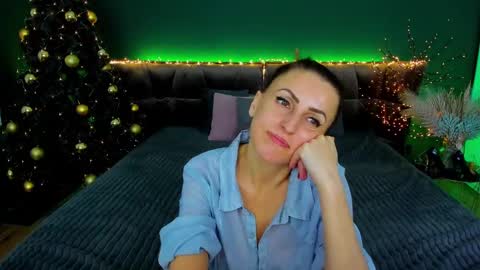 rebecca_diamonds online show from December 17, 4:22 pm