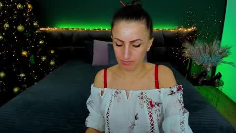 rebecca_diamonds online show from December 15, 9:03 am