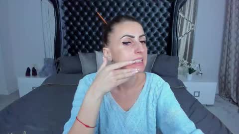 rebecca_diamonds online show from December 3, 7:00 am