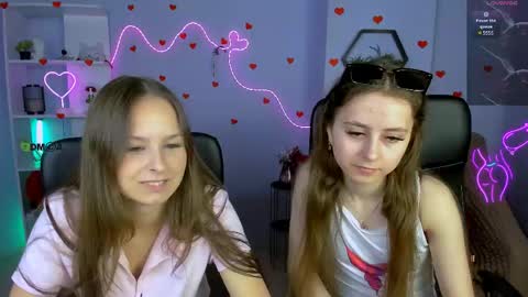 rebecca_smile_ online show from May 11, 12:40 pm