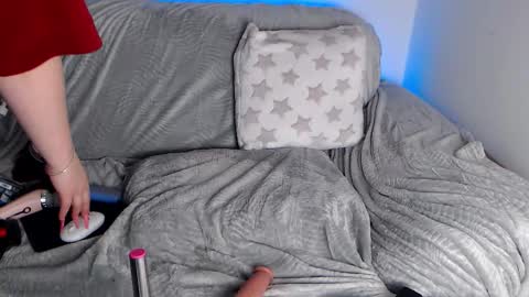 rebefucksonn online show from March 16, 5:44 am