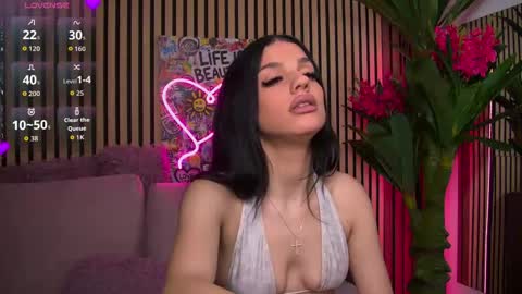 Your favorite couple online show from March 5, 5:47 am