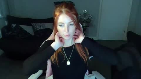 Snapshot of red_firesquirt chatting on January 6, 2:25 pm Red - online show from January 6, 2:25 pm
