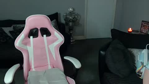 Snapshot of red_firesquirt chatting on January 2, 9:39 pm Red - online show from January 2, 9:39 pm