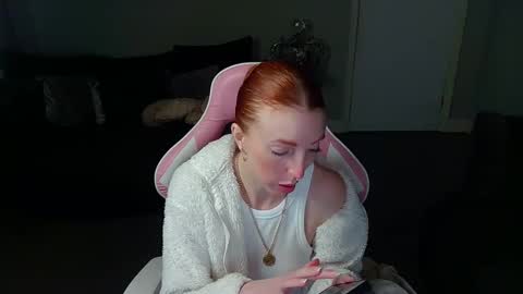Snapshot of red_firesquirt chatting on February 13, 3:14 pm Red - online show from February 13, 3:14 pm