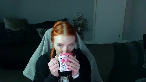 Snapshot of red_firesquirt chatting on February 4, 2:43 pm Red - online show from February 4, 2:43 pm