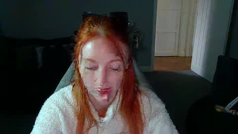 Snapshot of red_firesquirt chatting on February 5, 3:09 pm Red - online show from February 5, 3:09 pm