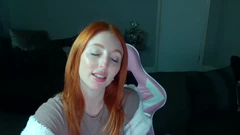 Snapshot of red_firesquirt chatting on February 3, 2:34 pm Red - online show from February 3, 2:34 pm
