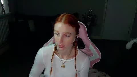 Snapshot of red_firesquirt chatting on January 29, 2:32 pm Red - online show from January 29, 2:32 pm