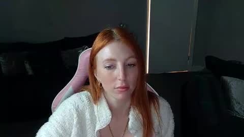 Snapshot of red_firesquirt chatting on February 18, 2:38 pm Red - online show from February 18, 2:38 pm
