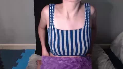 Snapshot of red_fox_sweet chatting on January 27, 12:54 am Red Fox online show from January 27, 12:54 am