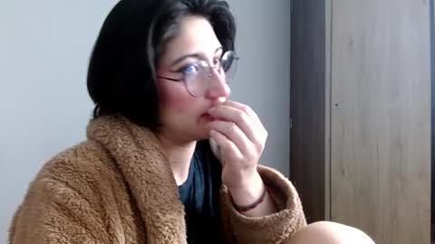 Snapshot of red_moonn chatting on December 3, 10:37 am IG OF red moonn online show from December 3, 10:37 am