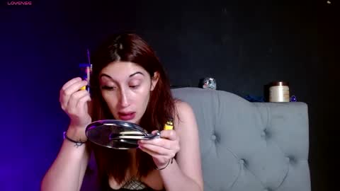 IG   OF red moonn online show from May 5, 5:10 am