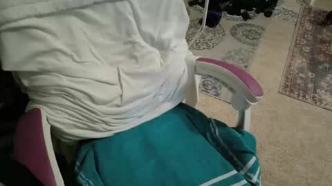 Red online show from April 9, 5:07 pm