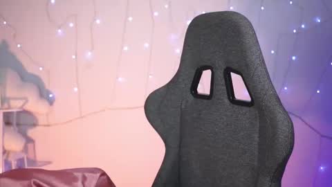 QUEEN OF EVIL online show from February 25, 2:14 am