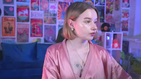 QUEEN OF EVIL online show from February 24, 2:27 am