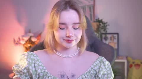 QUEEN OF EVIL online show from December 26, 5:40 pm