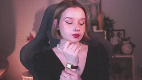 QUEEN OF EVIL online show from January 23, 8:13 pm