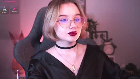 QUEEN OF EVIL online show from January 17, 7:05 pm