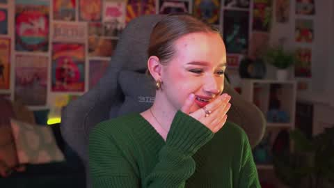 QUEEN OF EVIL online show from December 12, 5:48 pm