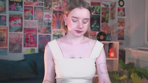 QUEEN OF EVIL online show from February 21, 2:17 am