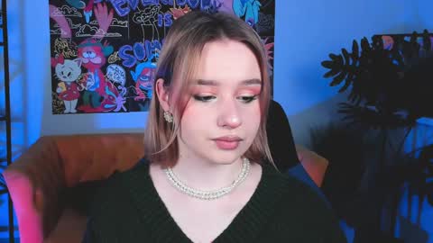 QUEEN OF EVIL online show from December 14, 6:30 pm