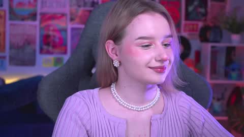 QUEEN OF EVIL online show from December 18, 5:52 pm