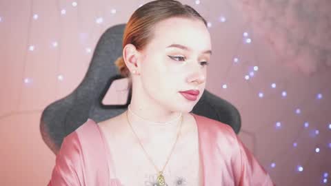 QUEEN OF EVIL online show from February 26, 2:19 am