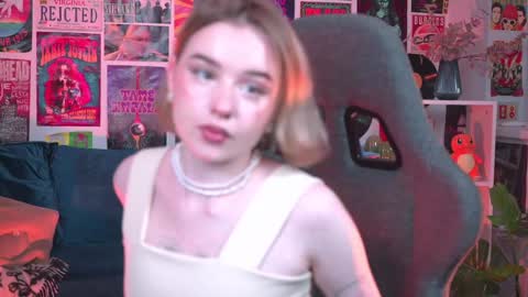 QUEEN OF EVIL online show from January 26, 8:23 pm