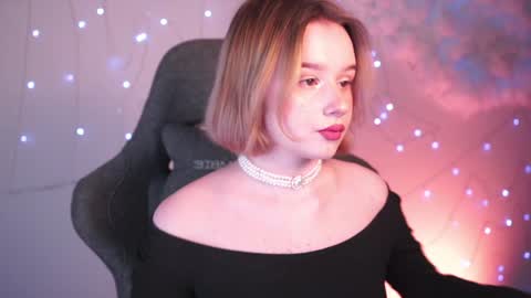QUEEN OF EVIL online show from February 2, 5:48 pm