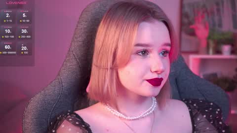 QUEEN OF EVIL online show from December 6, 6:28 pm