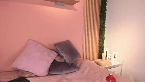 Stefany    online show from February 28, 5:48 pm