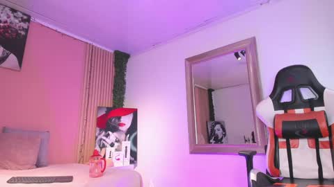 Stefany    online show from December 20, 4:36 pm