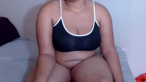 redbonexx22 online show from March 25, 8:17 am