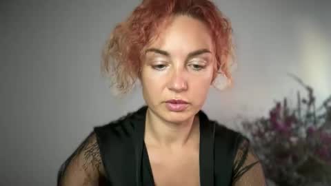 reddgirll online show from October 16, 5:15 pm