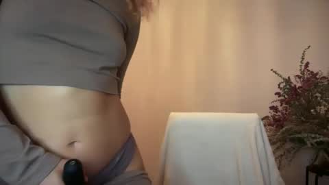 reddgirll online show from October 21, 7:07 pm