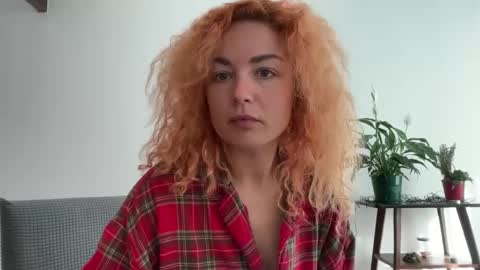 reddgirll online show from February 23, 10:32 am