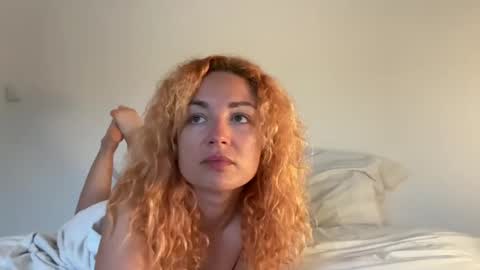 reddgirll online show from February 28, 8:42 am