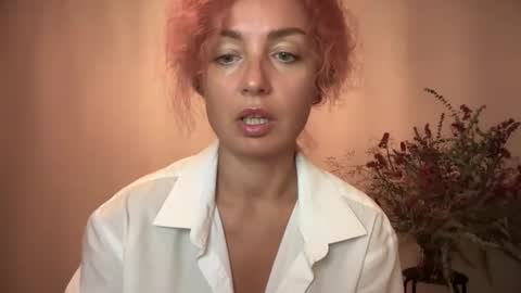 reddgirll online show from October 18, 6:21 pm