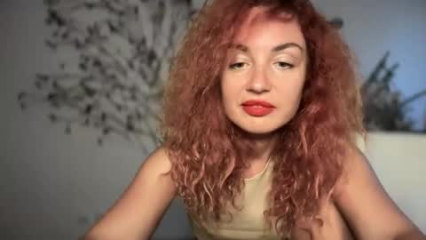 reddgirll online show from September 17, 6:39 pm